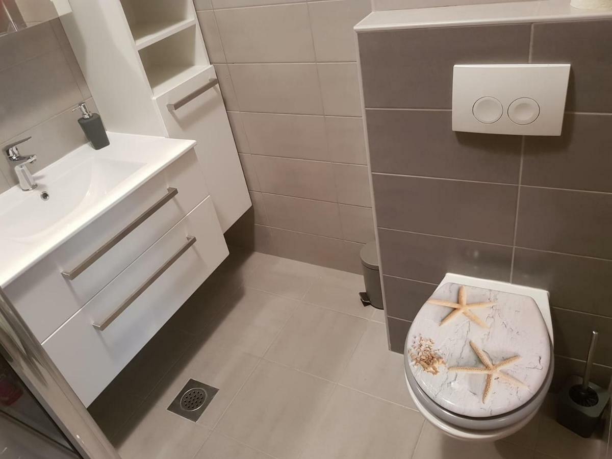 Apartment Doris Кострена Екстер'єр фото