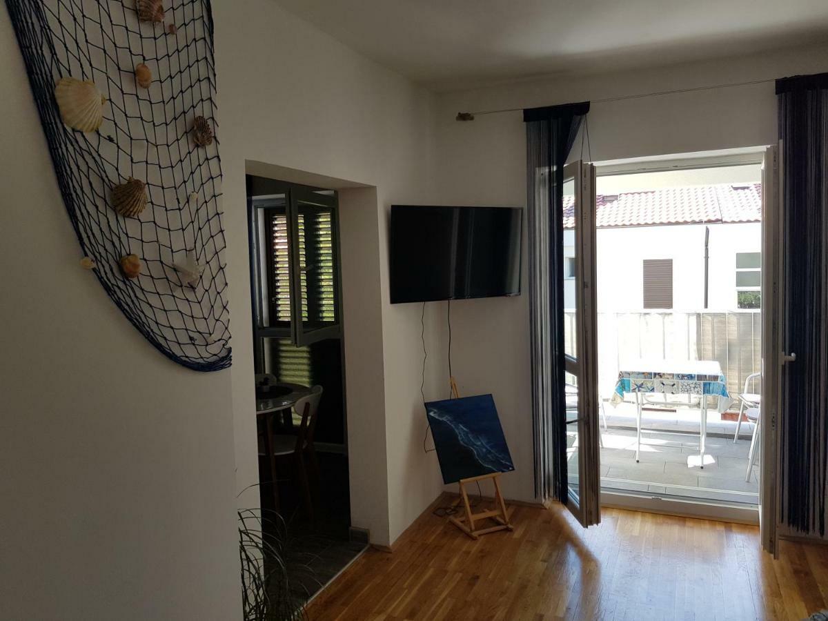 Apartment Doris Кострена Екстер'єр фото