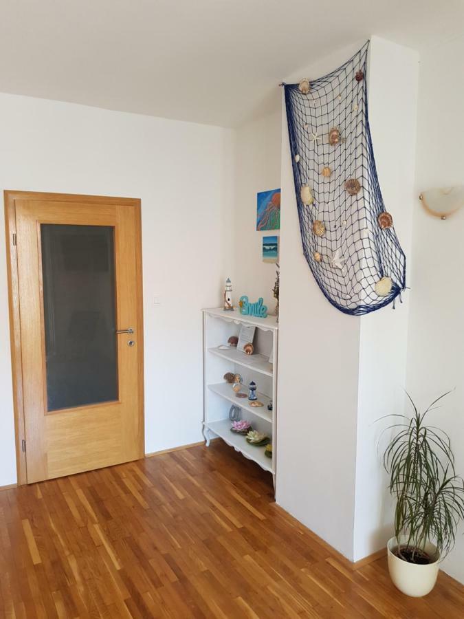 Apartment Doris Кострена Екстер'єр фото