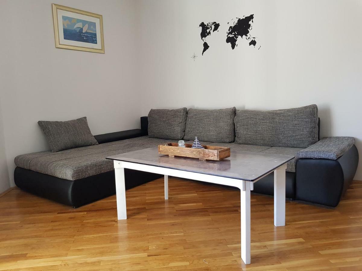 Apartment Doris Кострена Екстер'єр фото